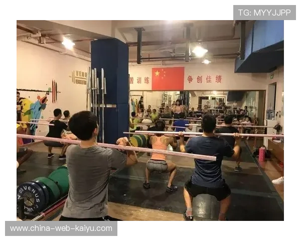 举重俱乐部开展家庭运动日增强家庭参与度，举重家庭条件